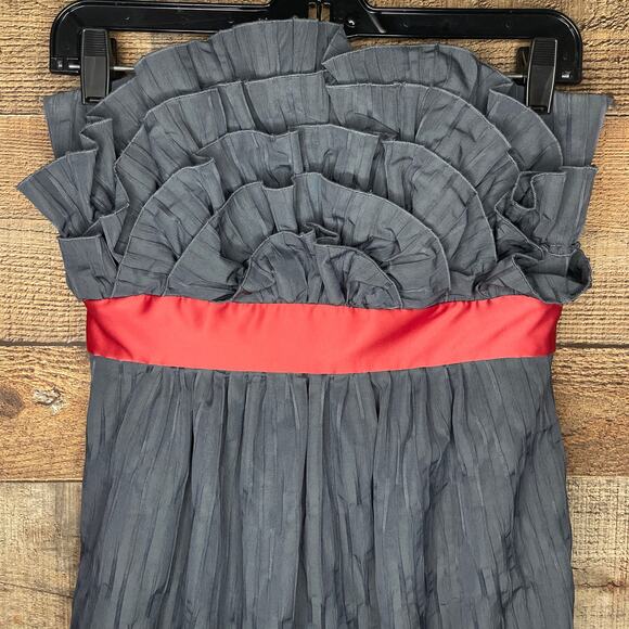 BCBGeneration Ruffle Bodice Maxi Dress Strapless Cocktail Gray Coral Size 2 - Picture 2 of 9